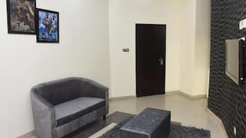 1 dormitorio, caja fuerte, escritorio