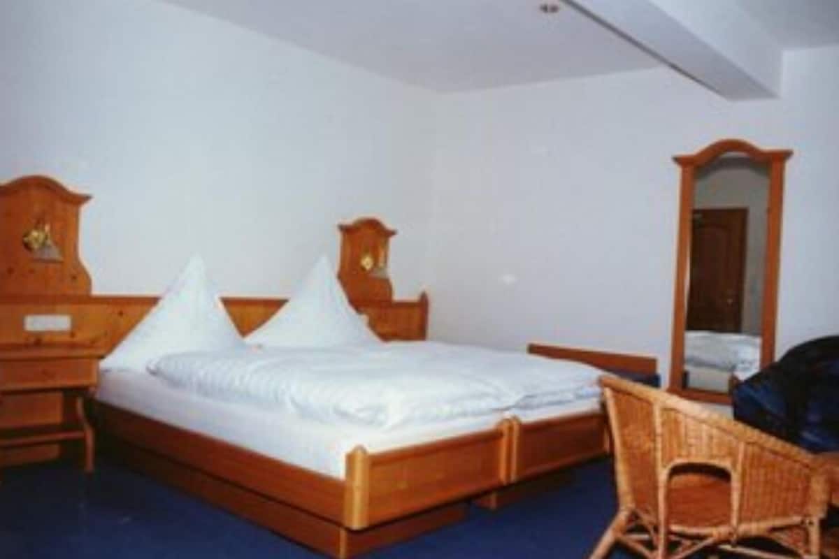 Blackout drapes, free WiFi, bed sheets, wheelchair access