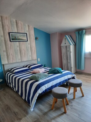 Rum (Azur) | Individuell inredning, unika möbler och strykjÀrn/strykbrÀda