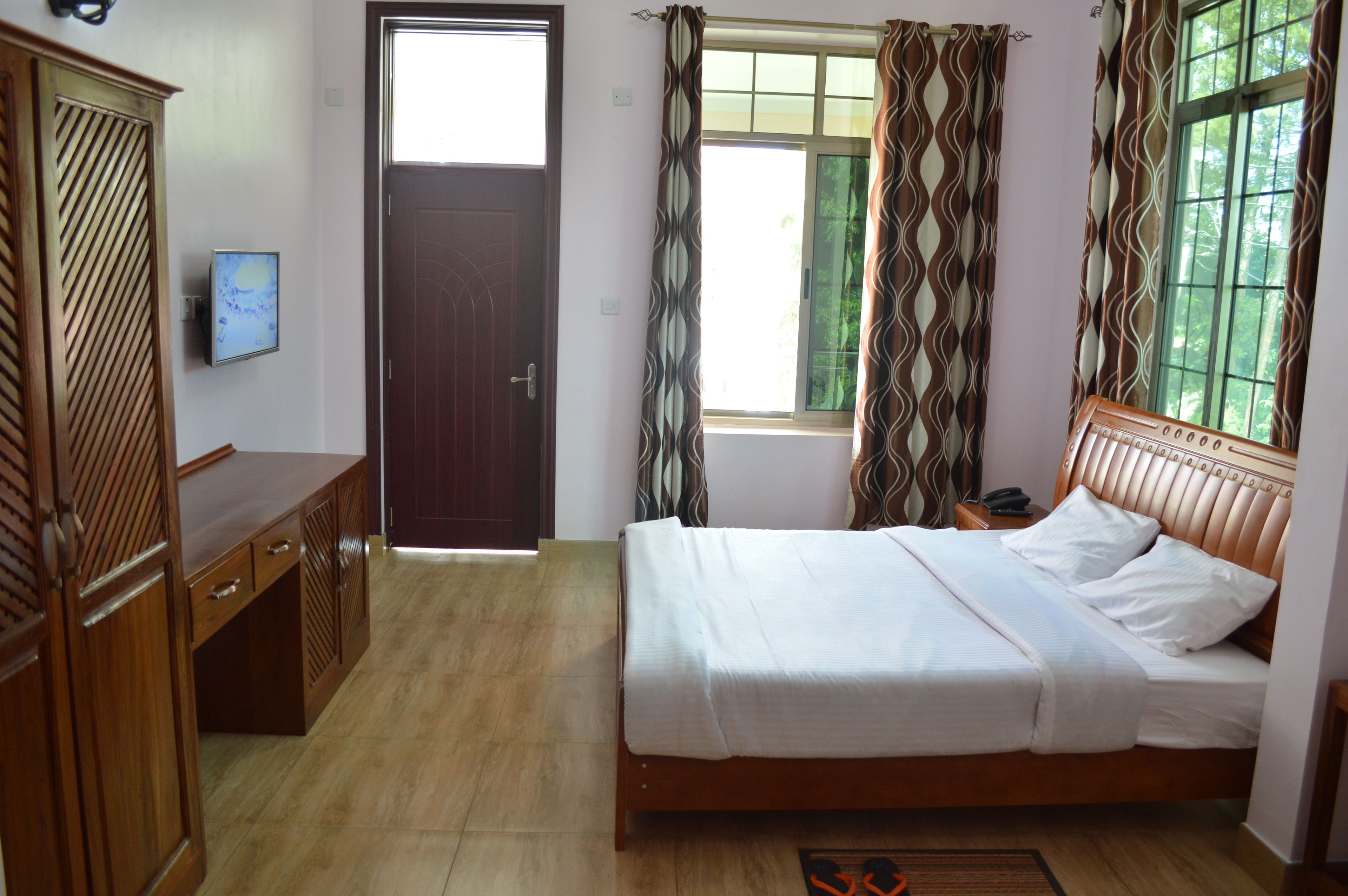 Kahden hengen deluxe-huone (yksi tai kaksi sänkyä) | 1 makuuhuone, työpöytä, pimennysverhot, äänieristys