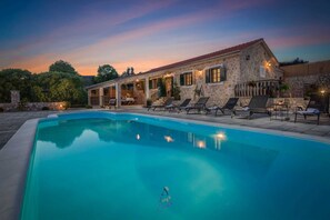 Piscine extérieure
