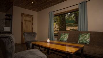 Vila, 2 Tempat Tidur Queen | Minibar, meja kerja, ruang kerja ramah laptop, dan seprai linen