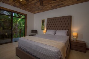 Minibar, desk, laptop workspace, bed sheets - Avatar Eco Residence (Puerto Jiménez)