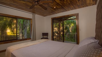 Vila, 2 Tempat Tidur Queen | Minibar, meja kerja, ruang kerja ramah laptop, dan seprai linen