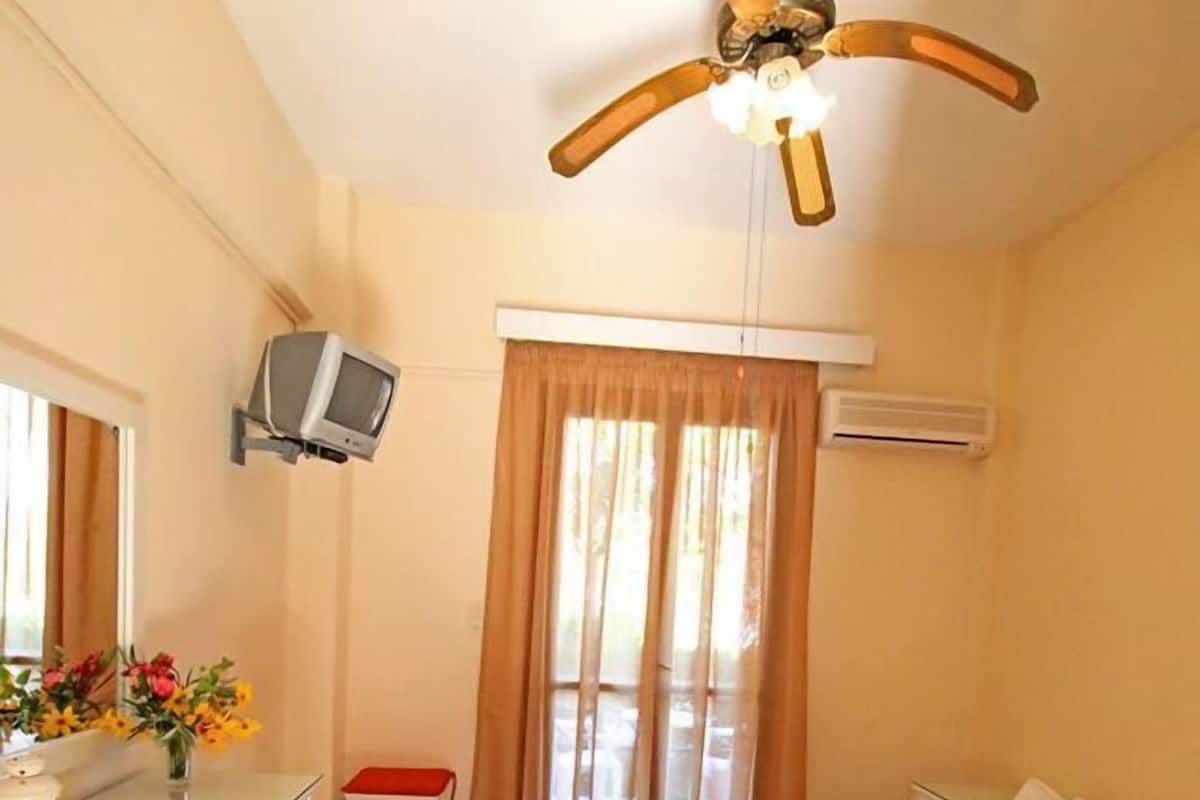 Departamento, 1 habitación | Cortinas blackout, tabla de planchar con plancha y cunas gratuitas