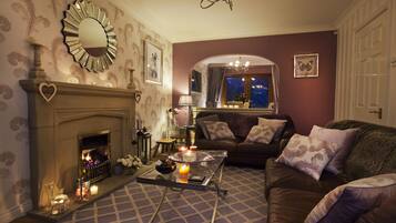 Coppice View | Living room | Smart TV, fireplace, tablet, DVD player