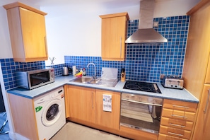 Apartment | Private kitchen - The Symphony by Lettable (Liverpool)