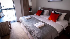 Apartment | 2 bedrooms, desk, iron/ironing board, WiFi (free) - The Symphony by Lettable (Liverpool)