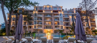 Venera & Anastasia Palace Apartments