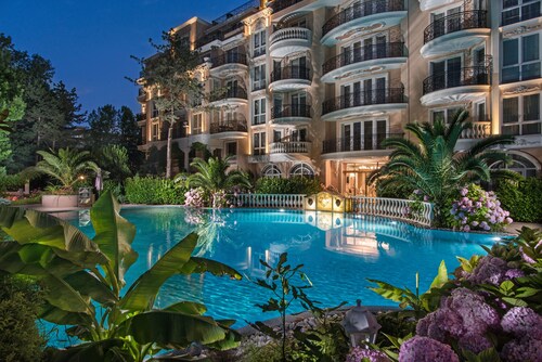 Venera & Anastasia Palace Apartments