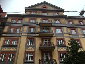 المنشأة من الخارج