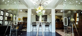 Zeller Court Apartelle