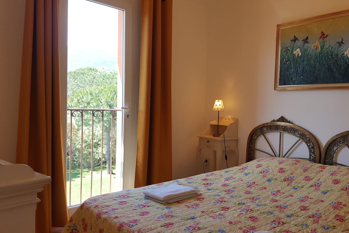 Apartamento, 2 quartos (45m²) | Individualmente decorados, individualmente mobiliados