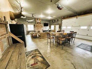 Interior - Luckys Hide at Waubay Lake (Waubay)