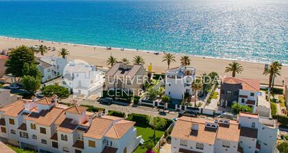 UHC CASA MISTRAL · Private Garden with BBQ · 50m Cristal Beach