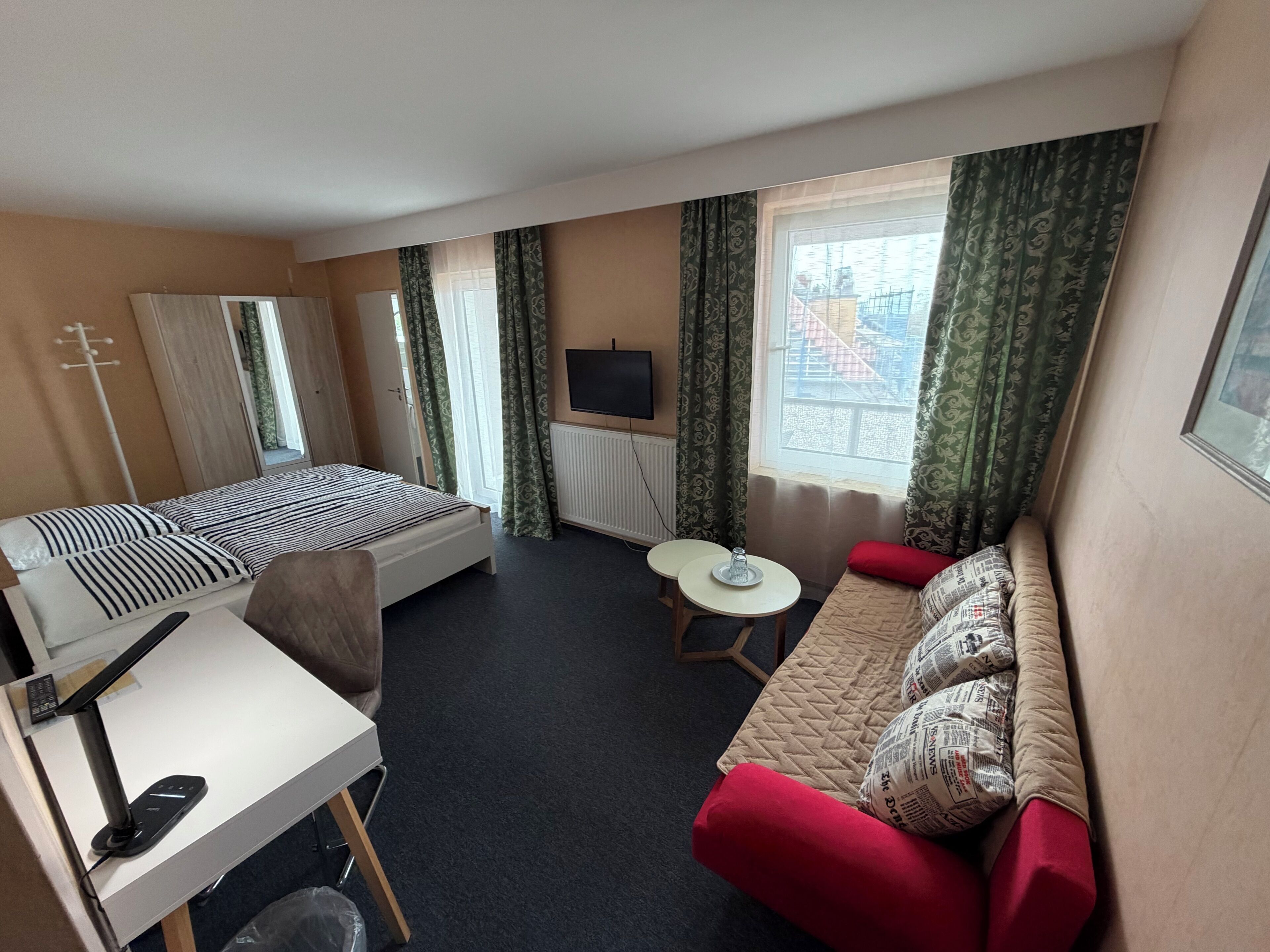 Familien-Doppelzimmer, Blick auf den Innenhof