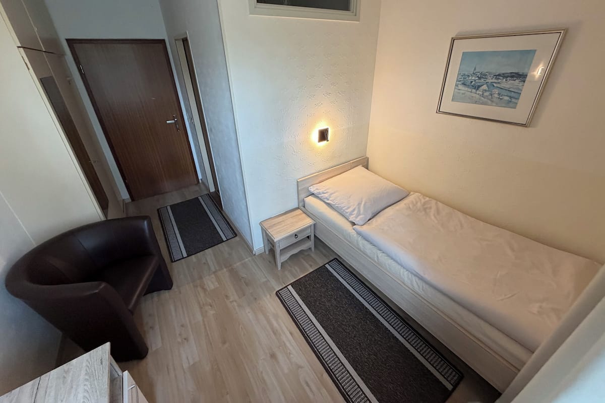 Classic Single Room | Desk, laptop workspace, WiFi (free), individually decorated