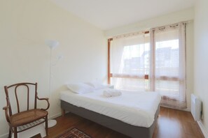 2 chambres, fer et planche à repasser, accès Internet, draps fournis