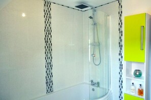 House, 2 Bedrooms, Sea View | Bathroom - Lurach (Appin)