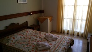 Bureau, chambres insonorisées, Wi-Fi gratuit, draps fournis
