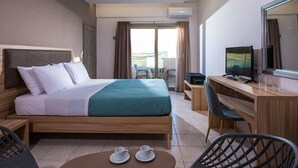 Deluxe Beach Double or Twin Room, Second Floor | ผ้าปูที่นอนฝ้ายอียิปต์, เครื่องนอนระดับพรีเมียม