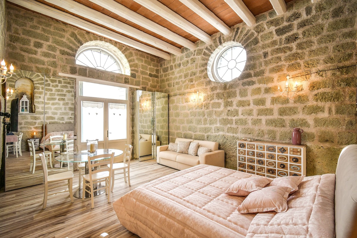 1 bedroom, in-room safe, desk, free WiFi