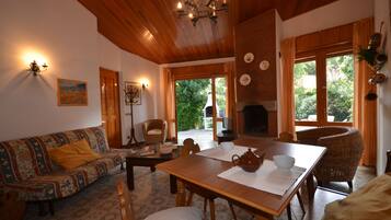 Apartemen, 3 kamar tidur (D-7) | Area keluarga | TV dan perapian