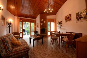 Appartement, 3 chambres (D-7) | Coin séjour