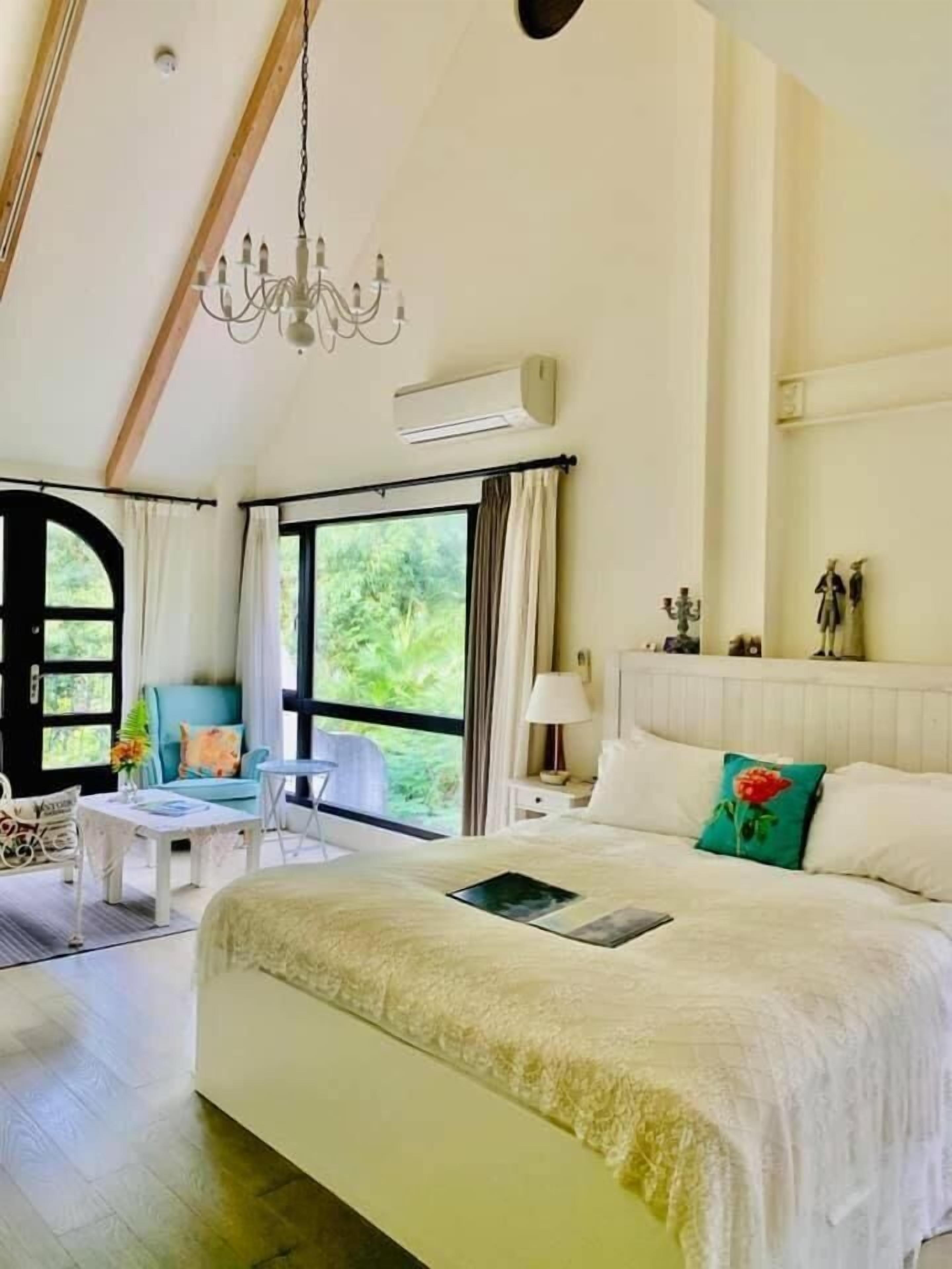 Premium bedding, free WiFi, bed sheets