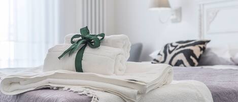 Classic Double Room | Individually decorated, individually furnished, desk, iron/ironing board