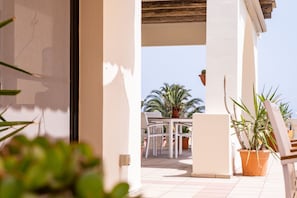 D View 4 You / 4 Bedroom Villa Apartment | Terrace/patio - D View 4 You (Mellieha)