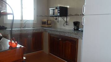 Dupleks | Dapur pribadi | Lemari es besar, oven, kompor, dan mesin pembuat kopi/teh