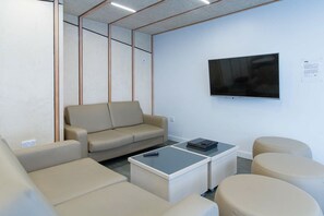 Lounge - Axo Shelbourne (Coventry)