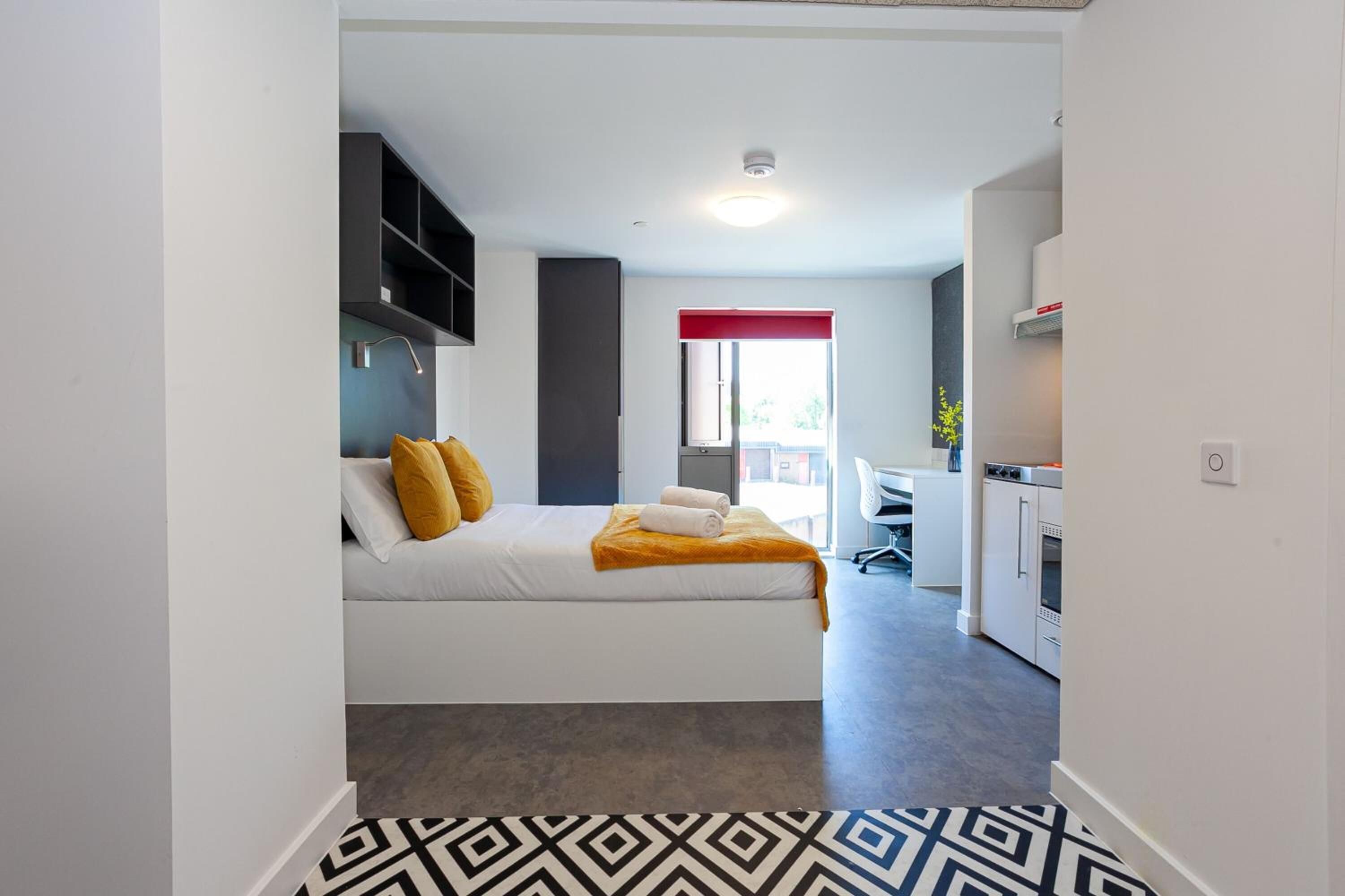 Desk, free WiFi, bed sheets