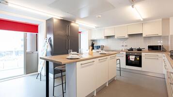 Stovetop, electric kettle