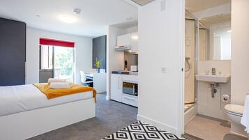 Desk, free WiFi, bed sheets