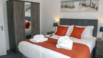 Literie hypoallergénique, fer et planche à repasser, Wi-Fi gratuit