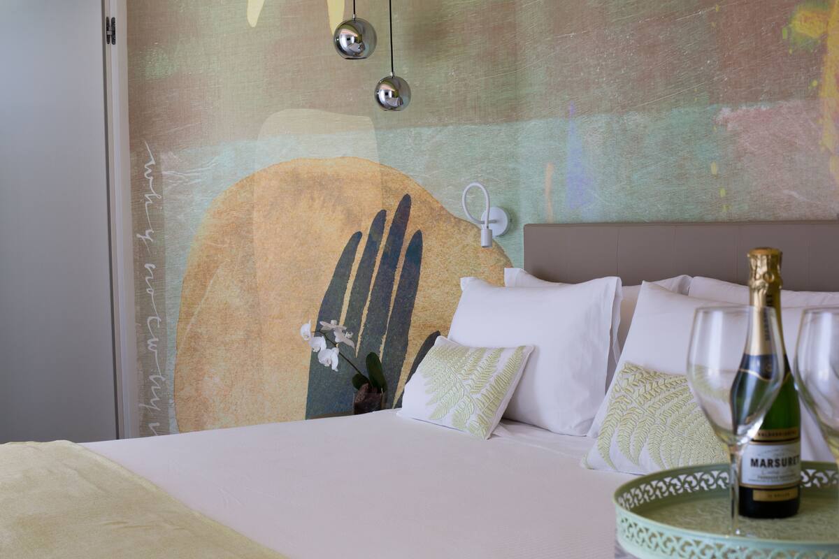 Premium bedding, down duvets, in-room safe, soundproofing