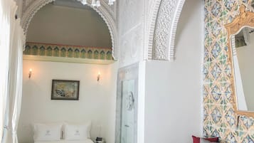 Deluxe lakosztály, akadálymentesített, privát fürdőszoba