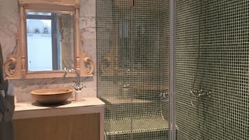 Kahden hengen deluxe-huone, oma kylpyhuone | Kylpyhuone