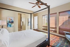 3 dormitoris, escriptori i planxa i posts de planxar 