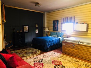 3 bedrooms, memory-foam beds, iron/ironing board, free WiFi - Aspen Retreat-An Alaskan Gem; A wonderful indoor hot tub, welcome snacks, & more (Anderson)