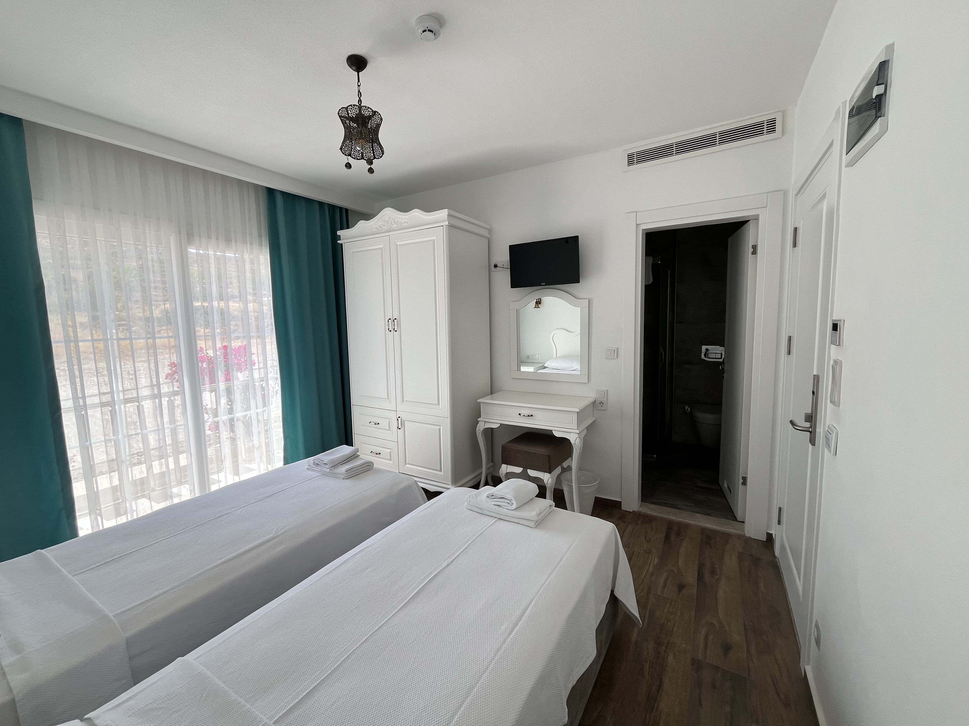 twin room, 2 single beds | 1 bedroom, premium bedding, soundproofing, free wifi