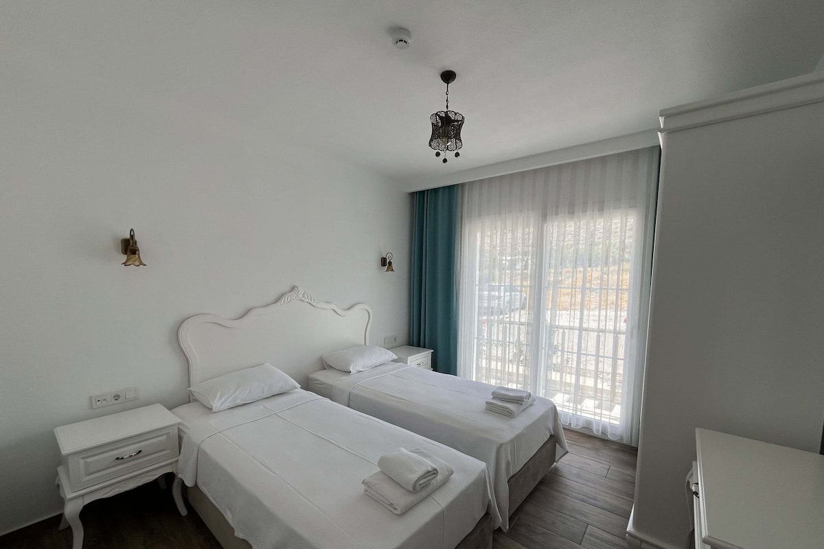 Twin Room, 2 Single Beds | 1 bedroom, premium bedding, soundproofing, free WiFi