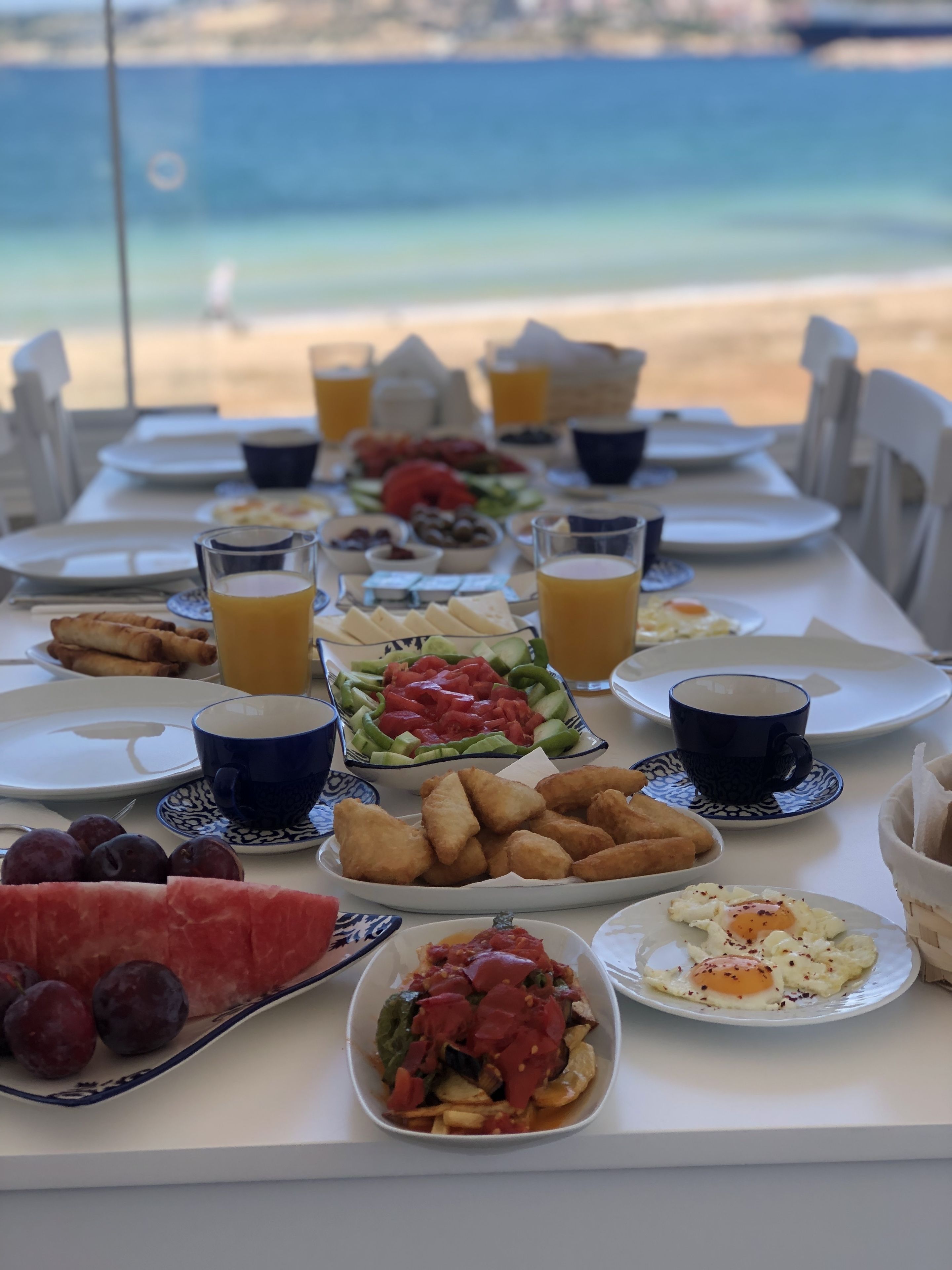 free daily full breakfast