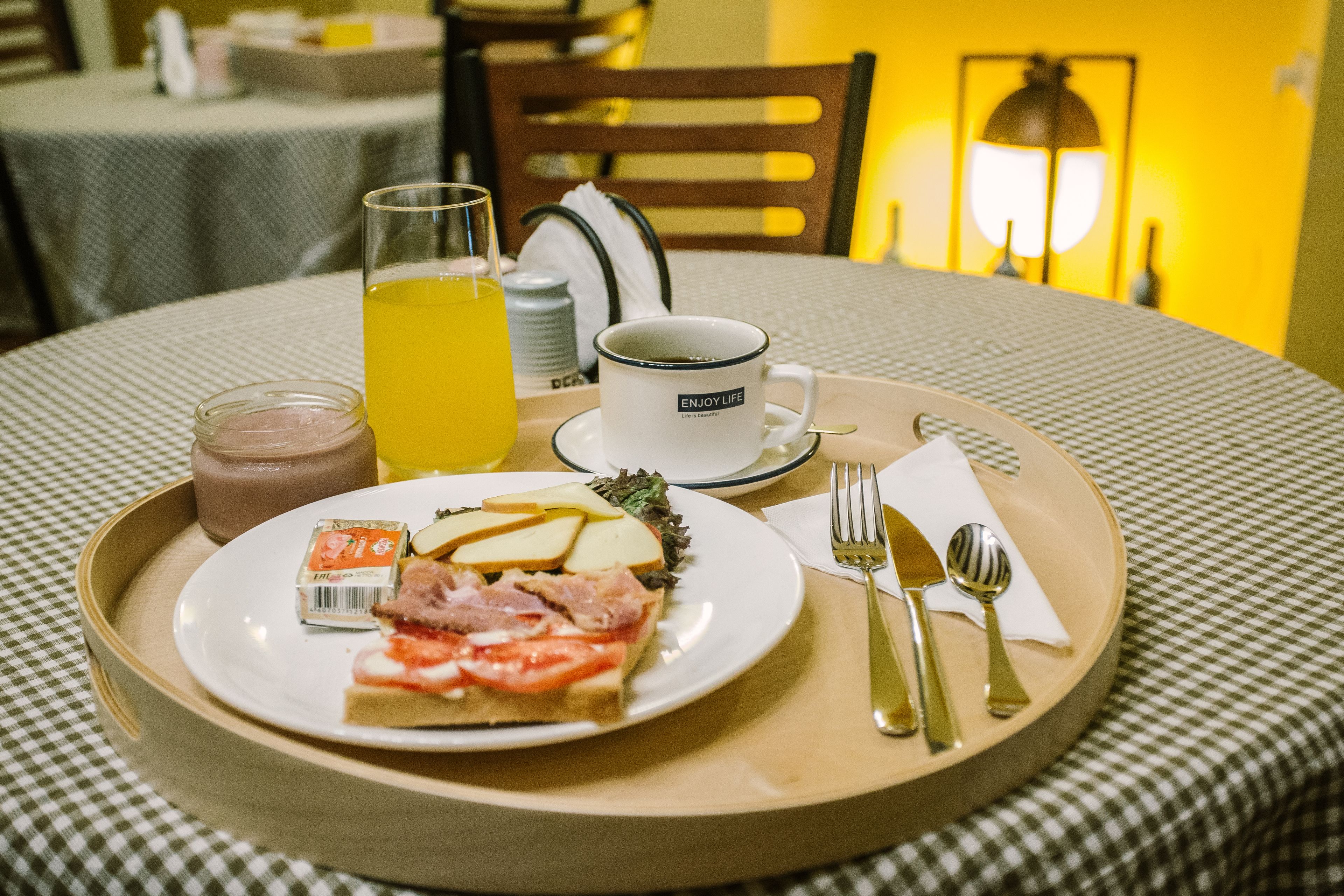 free daily continental breakfast