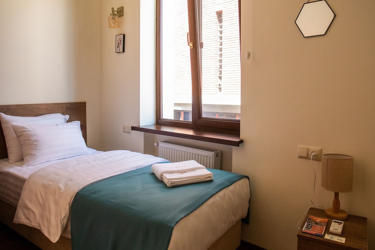 Standard Single Room | Iron/ironing board, free WiFi, bed sheets