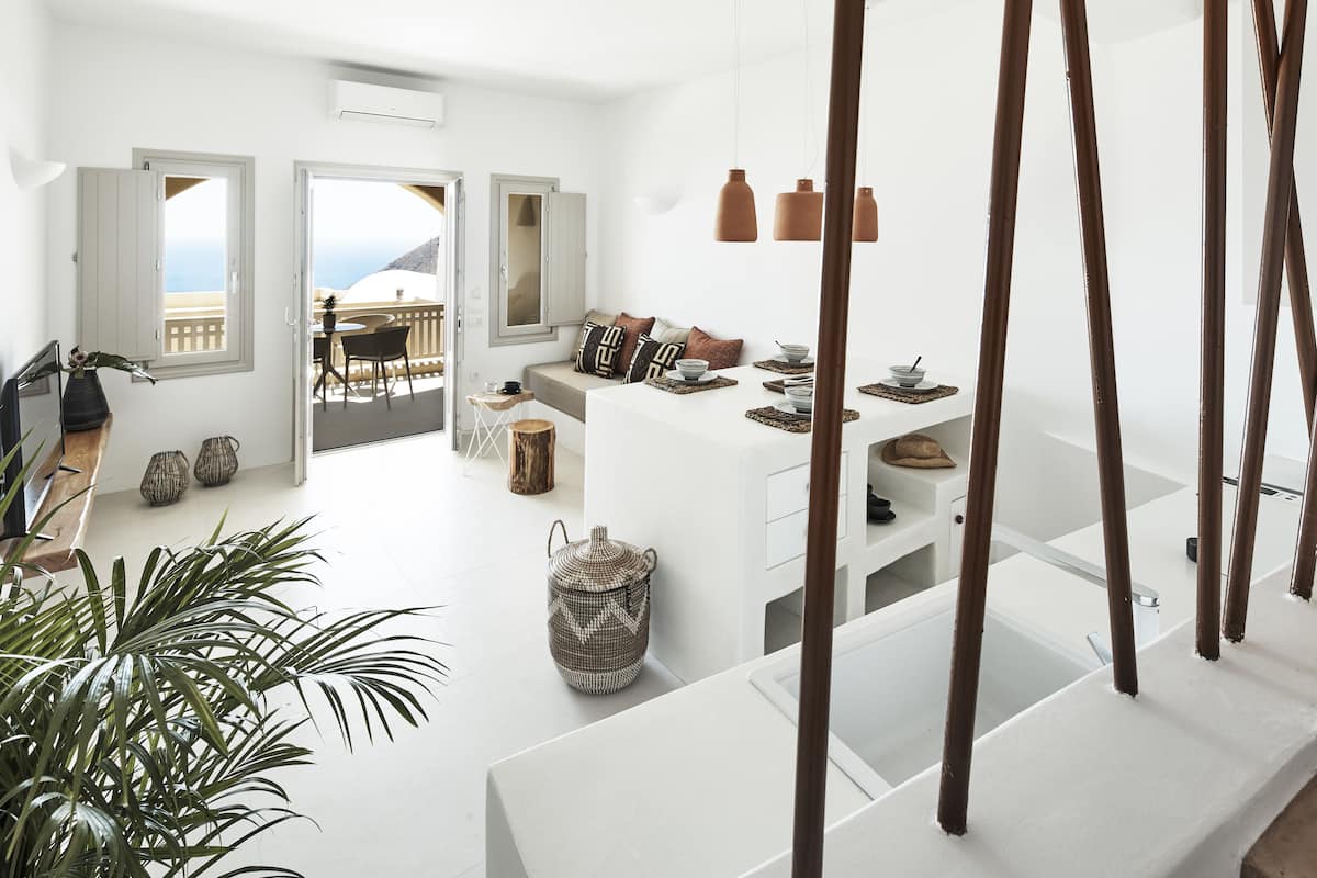 Suite, 1 Bedroom, Hot Tub (Outdoor Heated 3) | Living area | 42-inch Smart TV with satellite channels, TV, Netflix