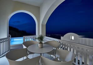 Suite, 1 Bedroom, Hot Tub (Outdoor Heated 3) | Balcony