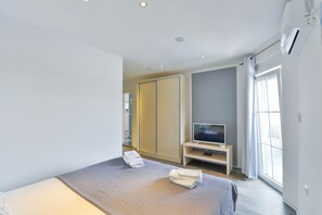 5 dormitorios, tabla de planchar con plancha, wifi gratis y ropa de cama